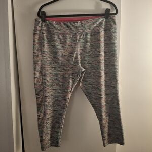 Take A Walk Multicolor Women's Cropped Leggings